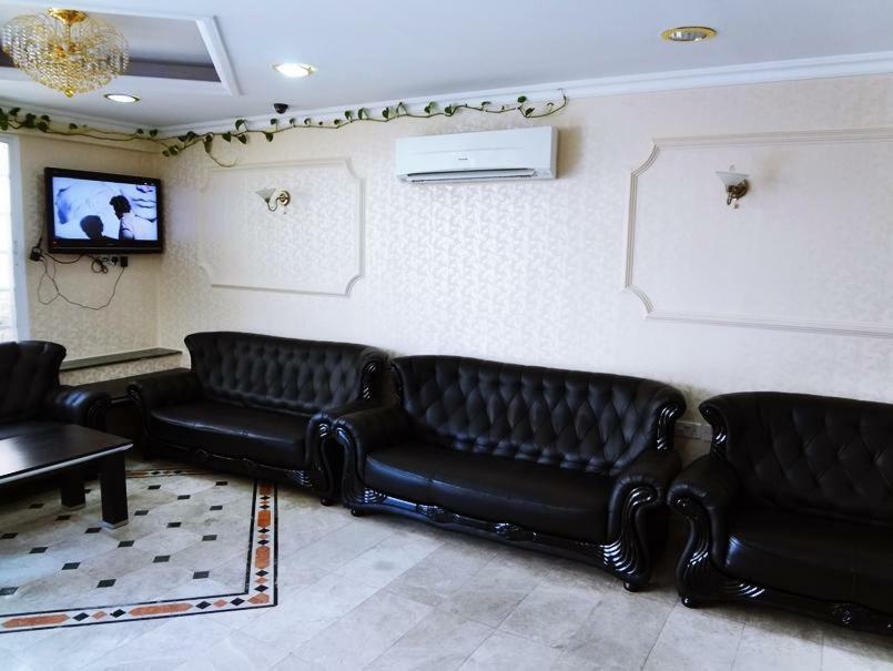 מוסקט Plaza Hotel מראה חיצוני תמונה